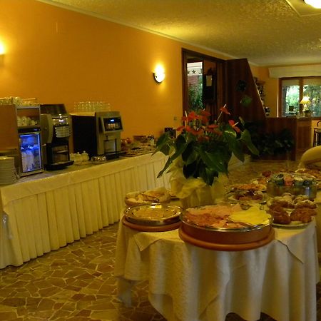 Hotel La Rosa Del Tirreno Livorno Buitenkant foto
